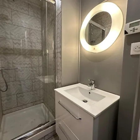 Golf Juan Across The Street Sleeps 4 شقة فالوريس