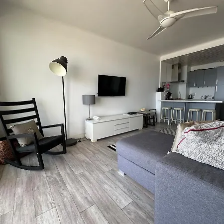 Golf Juan Across The Street Sleeps 4 *