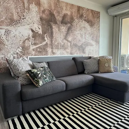 Golf Juan Across The Street Sleeps 4 شقة فالوريس