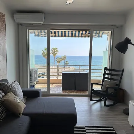 Golf Juan Across The Street Sleeps 4 شقة فالوريس